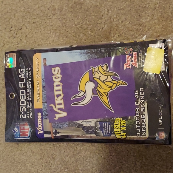 NIP 2-sided Oversized NFL Minnesota Vikings Flag - Picture 1 of 3